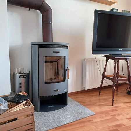 Ehemalige Bibliothek Apartment Fuer 2 Mit Kueche Kamin Netflix Parken Und Hofladen Steinhofel Eksteriør billede