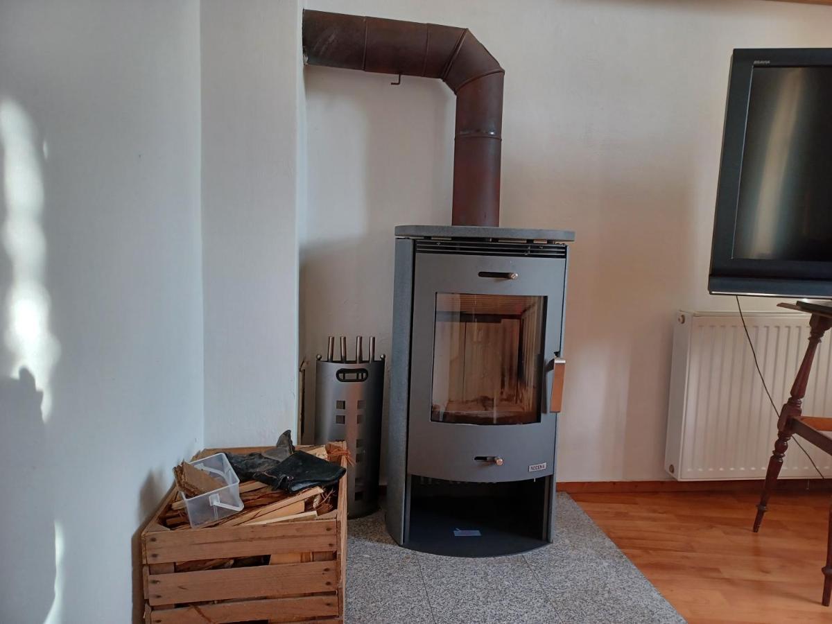 Ehemalige Bibliothek Apartment Fuer 2 Mit Kueche Kamin Netflix Parken Und Hofladen Steinhofel Eksteriør billede